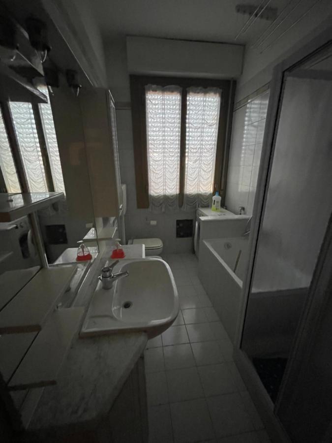 Apartament Gramsci First Modena Zewnętrze zdjęcie